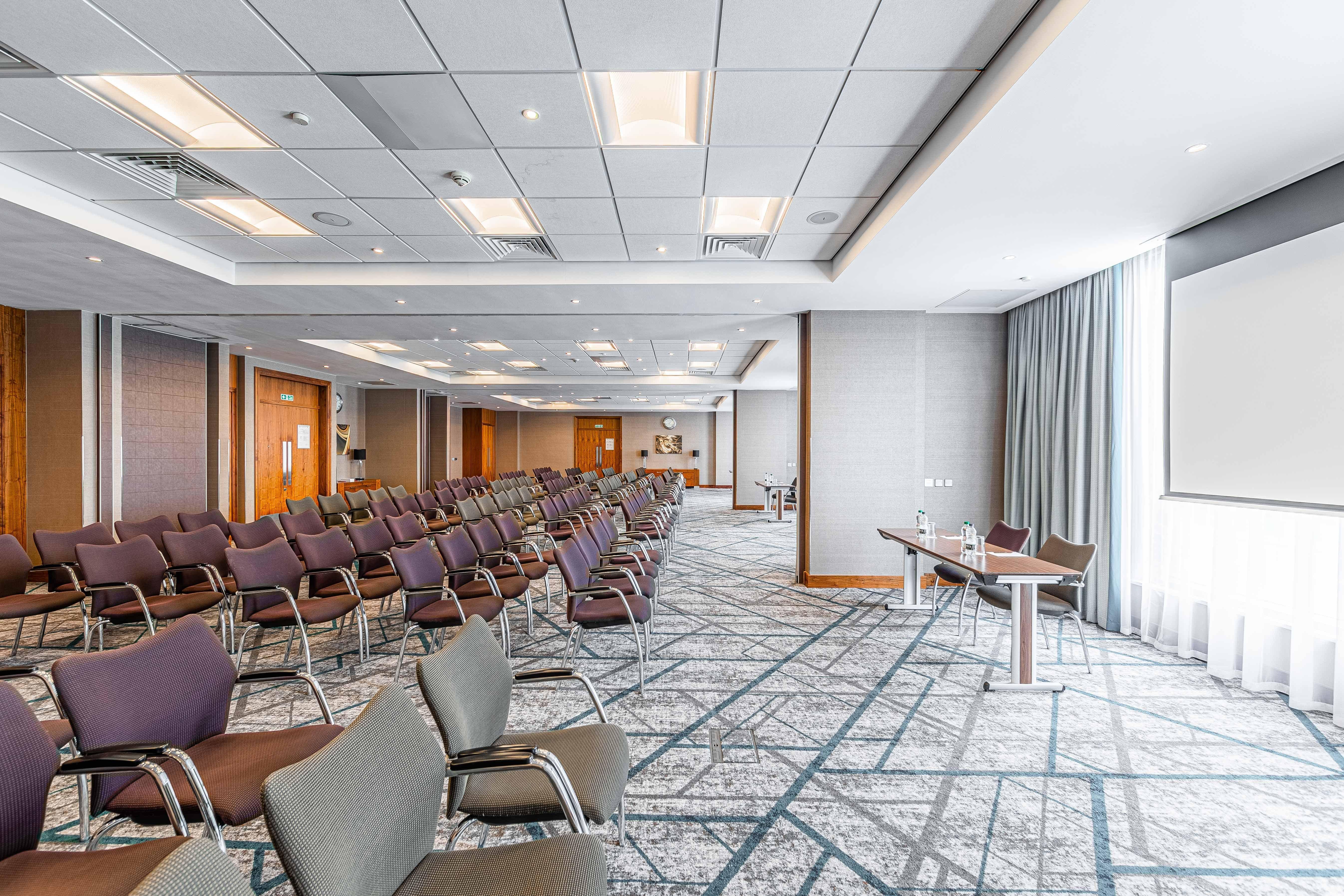 Crowne Plaza Reading Hotel Ngoại thất bức ảnh